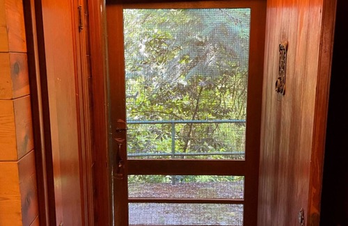 Cedar Hills Casa | Charming 3-bedroom house surrounded by old-growth forest, Portland