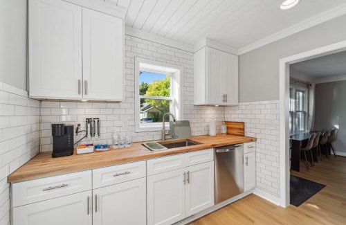 Thomas - Dale Casa | Charming 3 bedroom house in lovely Como Neighborhood Saint Paul