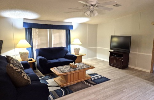 St. Cloud Casa | Charming 3-bedroom house with WiFi, AC in wonderful St. Cloud