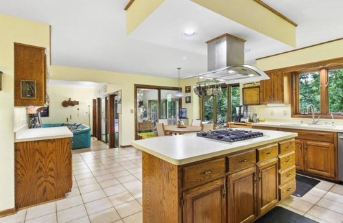 Waukesha Casa | Charming 3-Bedroom House-Ideal for a Relaxing Stay