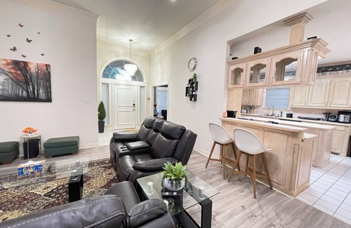 Bedford Casa | Charming 3-bedroom house near AT&T Stadium, Six Flag, DFW Airport
