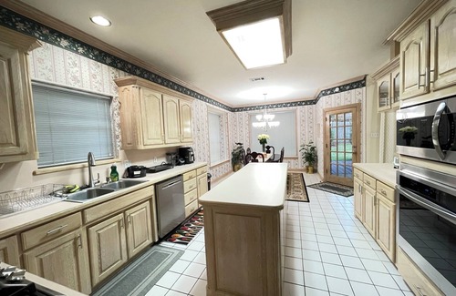 Bedford Casa | Charming 3-bedroom house near AT&T Stadium, Six Flag, DFW Airport