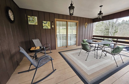 Bristol Casa | Charming 3-bedroom house with 1000sqft arcade style game room in awesome Bristol