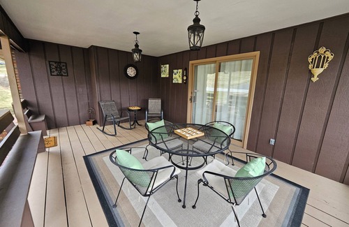 Bristol Casa | Charming 3-bedroom house with 1000sqft arcade style game room in awesome Bristol