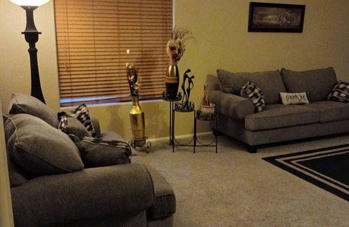 Buckeye Casa | Charming 3-bedroom house with WiFi and AC in lovely Buckeye