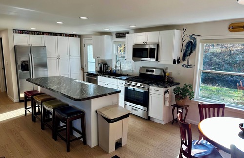 Dauphin Casa | Charming 3-bedroom house on Stony Creek