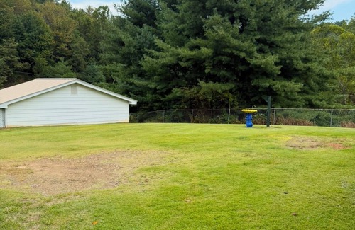 Dugspur Casa | Charming 3-bedroom house in welcoming Dugspur with peace of mind.