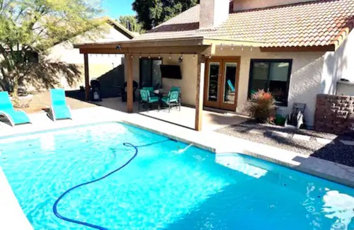 Artemina Casa | Charming 3-bedroom house in Gilbert by beautiful lakes with AC