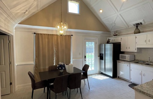 Lilburn Casa | Charming 3-bedroom house in Lilburn with WiFi and AC