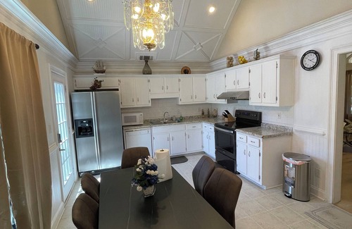Lilburn Casa | Charming 3-bedroom house in Lilburn with WiFi and AC
