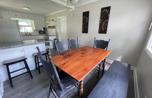 Cabarrus County Casa | Charming 3-bedroom house with AC and WiFi in lovely Midland