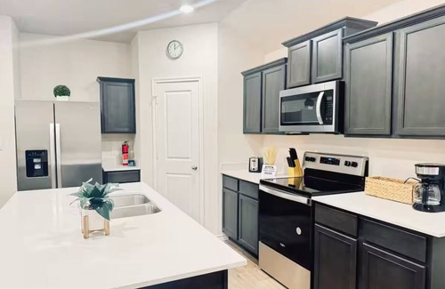 Sherman Casa | Charming 3-bedroom house with AC and WiFi in pleasant Sherman