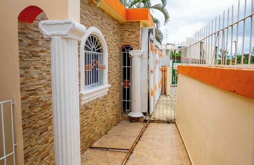 Higuey Casa | Charming 3-bedroom house with wifi and AC in Higuey, have a local experience!!