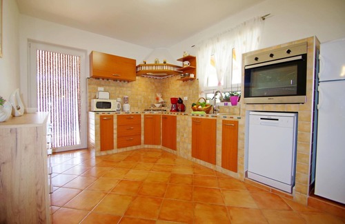 Sajini Casa | Charming 3-bedroom house with private pool and beautiful garden