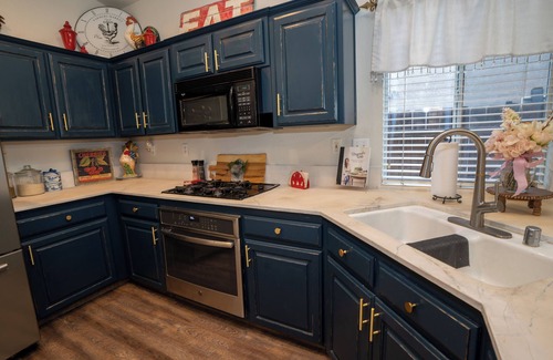 Clovis Casa | Charming 3-bedroom house with WiFi, AC in peaceful Clovis