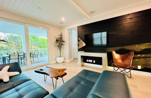 Cortez Casa | Charming 3-bedroom house on the water in delightful Cortez minutes to the Beach