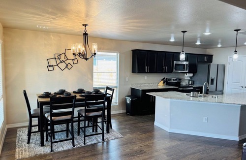 Hobbs Casa | Charming 3-bedroom house with AC, WiFi in tranquil Hobbs