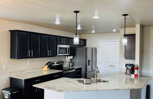Hobbs Casa | Charming 3-bedroom house with AC, WiFi in tranquil Hobbs