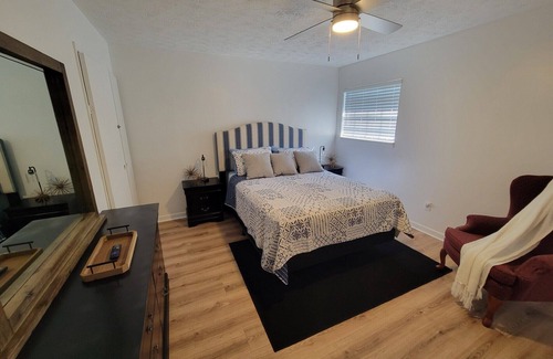Morrow Casa | Charming 3-bedroom house with WiFi, AC in lovely Morrow
