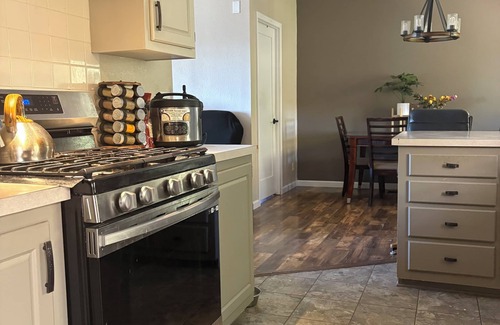 Phoenix Lake-Cedar Ridge Casa | Charming 3-bedroom house with stunning views on 25 acres in Sonora with WiFi, AC