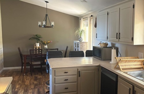 Phoenix Lake-Cedar Ridge Casa | Charming 3-bedroom house with stunning views on 25 acres in Sonora with WiFi, AC