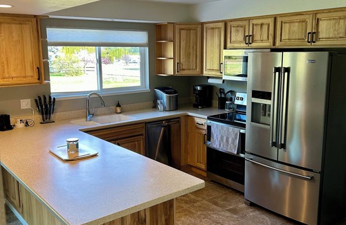 Omak Casa | Charming 3-bedroom house with AC, WiFi in brilliant Omak
