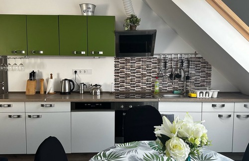 Balatonlelle Apartamento | Charming 3-bedroom apartment with AC and WiFi in welcoming Balatonlelle