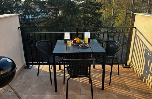 Balatonlelle Apartamento | Charming 3-bedroom apartment with AC and WiFi in welcoming Balatonlelle