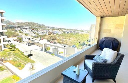 El Tezal Apartamento | Charming 3 bedroom apt minutes from the beach