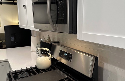 Northeast El Paso Casa | Charming 3-bedroom / My Home Away from Home with AC and WiFi in El Paso