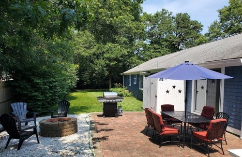 Centerville Casa | Charming 3-bedroom Pool-house with AC and Wi-Fi in Centerville.