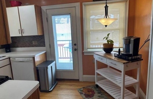 Cleveland Casa | Charming 3-Bedroom Pet-Friendly Home by Lake Erie