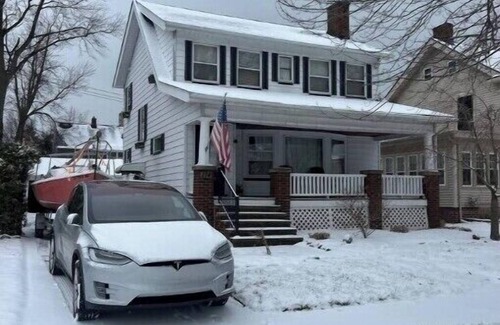 Cleveland Casa | Charming 3-Bedroom Pet-Friendly Home by Lake Erie