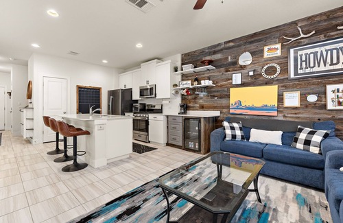 Georgetown Casa | Charming 3-bedroom Townhome conveniently located in Georgetown