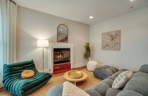 North Central Casa | Charming 3-bedroom townhome in Pasadena!