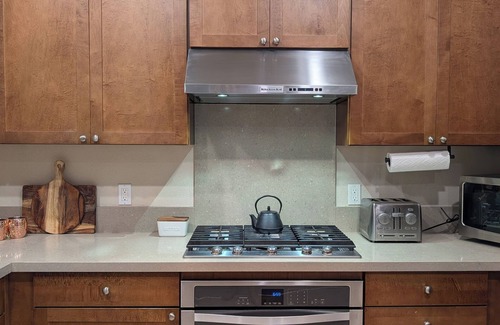 Communications Hill Casa | Charming 3-bedroom townhome in soothing San Jose - Golden hour retreat