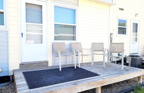 Pierre Casa | Charming 3-bedroom townhome with WiFi and AC in Pierre