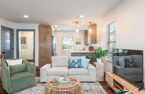 Powell Casa | Charming 3-bedroom townhome in Powell with a fresh coastal vibe!