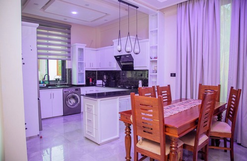 Mbezi Beach Casa | Charming 3-bedroom building with WiFi, AC in marvelous Dar es Salaam