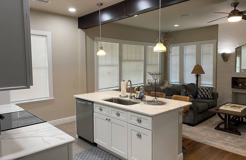 Titusville Casa | Charming 3-bedroom under ancient oak trees in Titusville