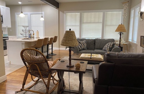 Titusville Casa | Charming 3-bedroom under ancient oak trees in Titusville