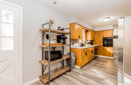 Bloomington Casa | Charming 3-bedroom house in peaceful neighborhood
