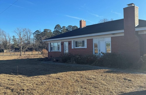 Skippers Corner Casa | Charming 3-bedroom house with AC, WiFi in quaint Castle Hayne