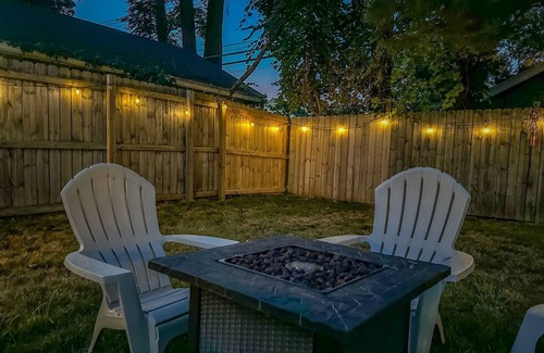 East Irondequoit Casa | Charming 3-bedroom house, Game Room, Office, Sea-Breeze, Lake Ontario, Rochester