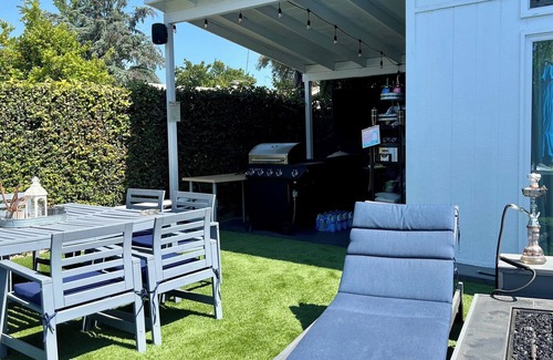 Reseda Casa | Charming 3-bedroom house with WiFi, pool and jacuzzi in Los Angeles