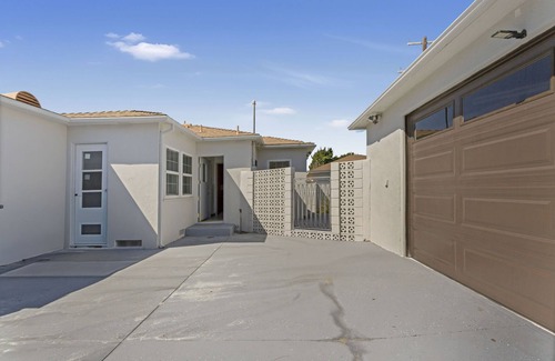 Los Angeles Villa | Charming 3-bedroom villa with Wi-Fi, AC in fantastic Location