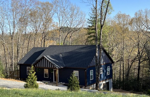 Mills River Casa | Charming 3-Bedroom Home in Excellent Location!