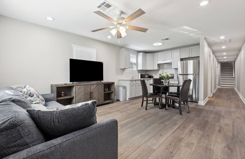 Ponchartrain Park Casa | Charming 3-bedroom house in vibrant New Orleans with WiFi, AC & Large Back Yard