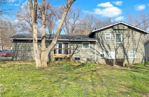 Overland Park Casa | Charming 3-bedroom house in nice Overland Park with AC, WiFi