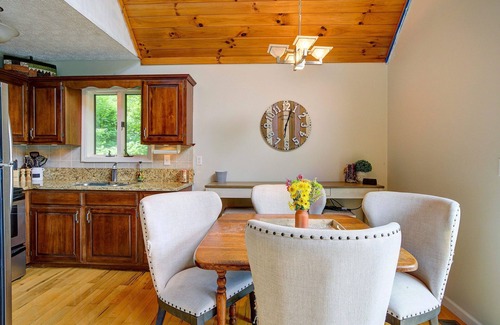 Piney Flats Cabina | Charming 3-bedroom cabin on Boone Lake